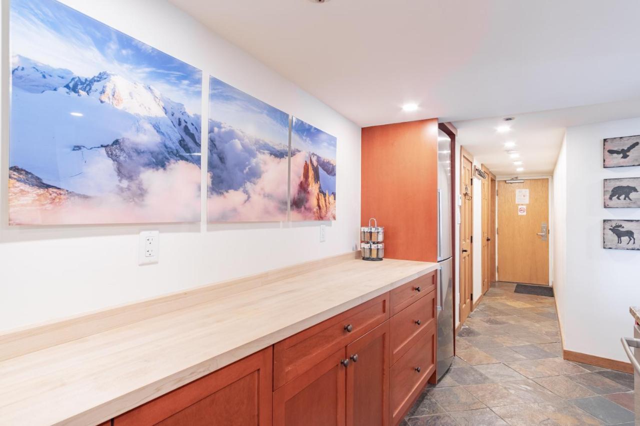 Carleton Lodge By Outpost Whistler Exterior photo